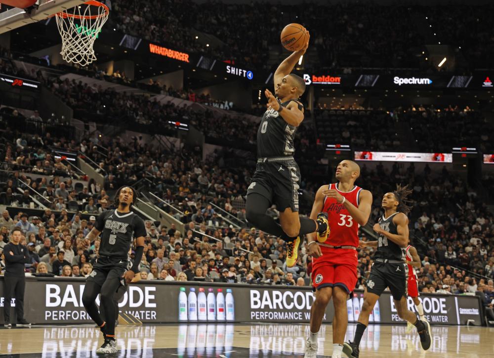 但他表现出 但他表现出