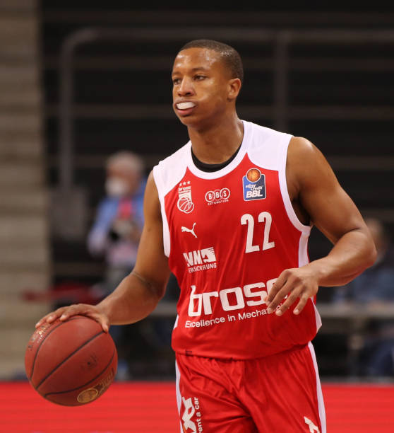 她不仅展示 她不仅展示