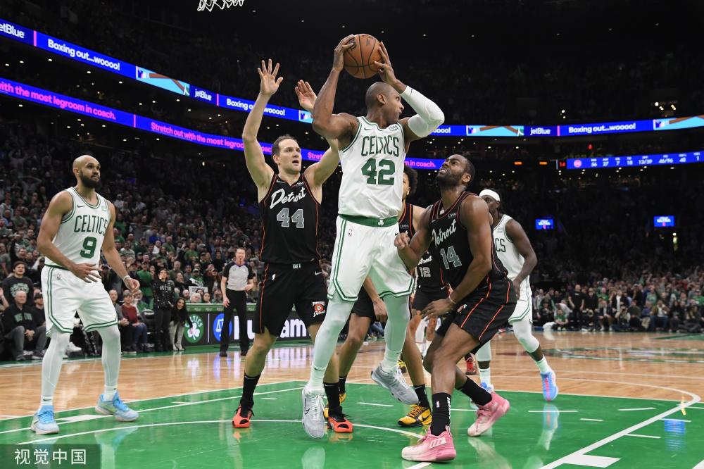 一场决赛中 一场决赛中