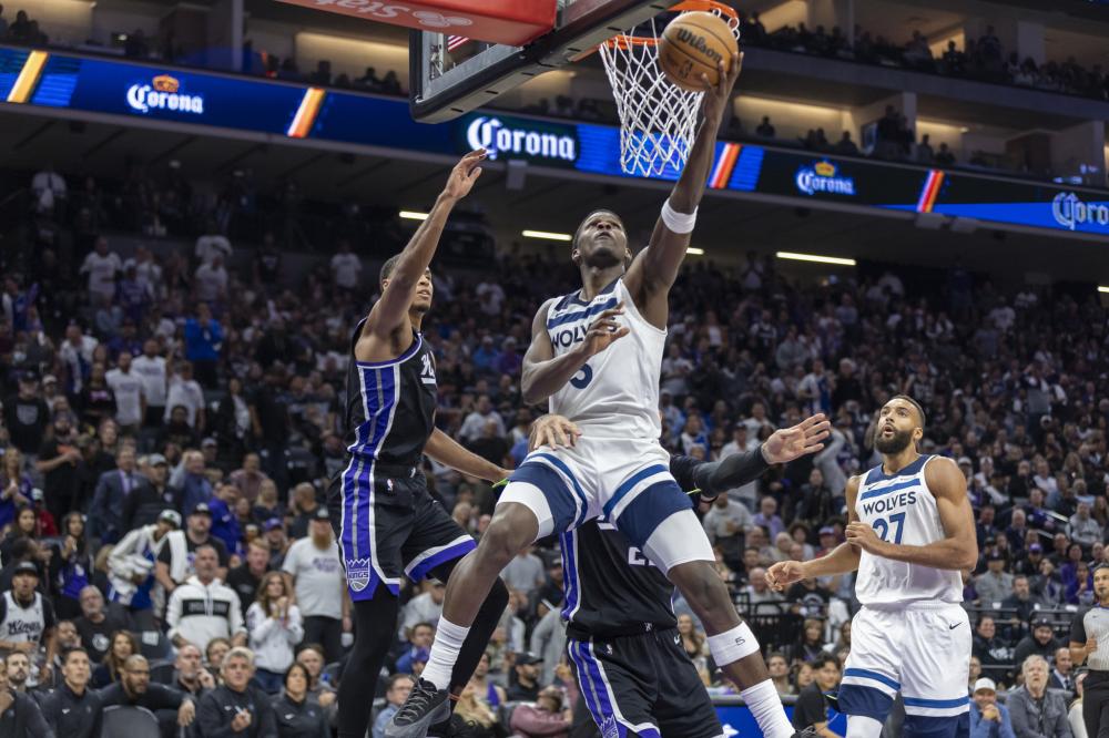 中场铁三角 中场铁三角